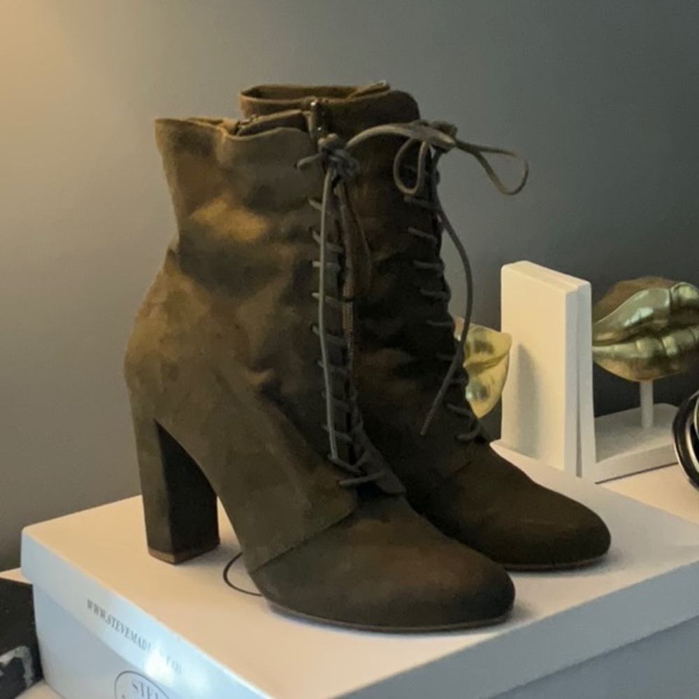 Steve Madden Brown Lace Up Boots